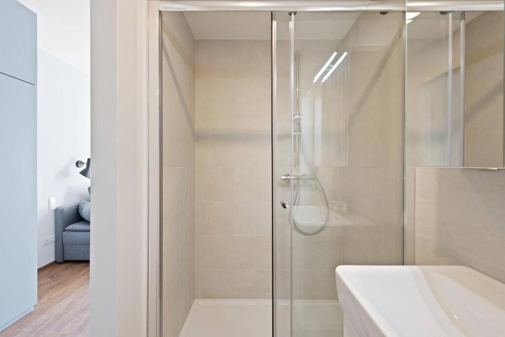 Schickes All-Inklusive Apartmentzimmer By Resida Asset Gmbh Brunn am Gebirge Esterno foto
